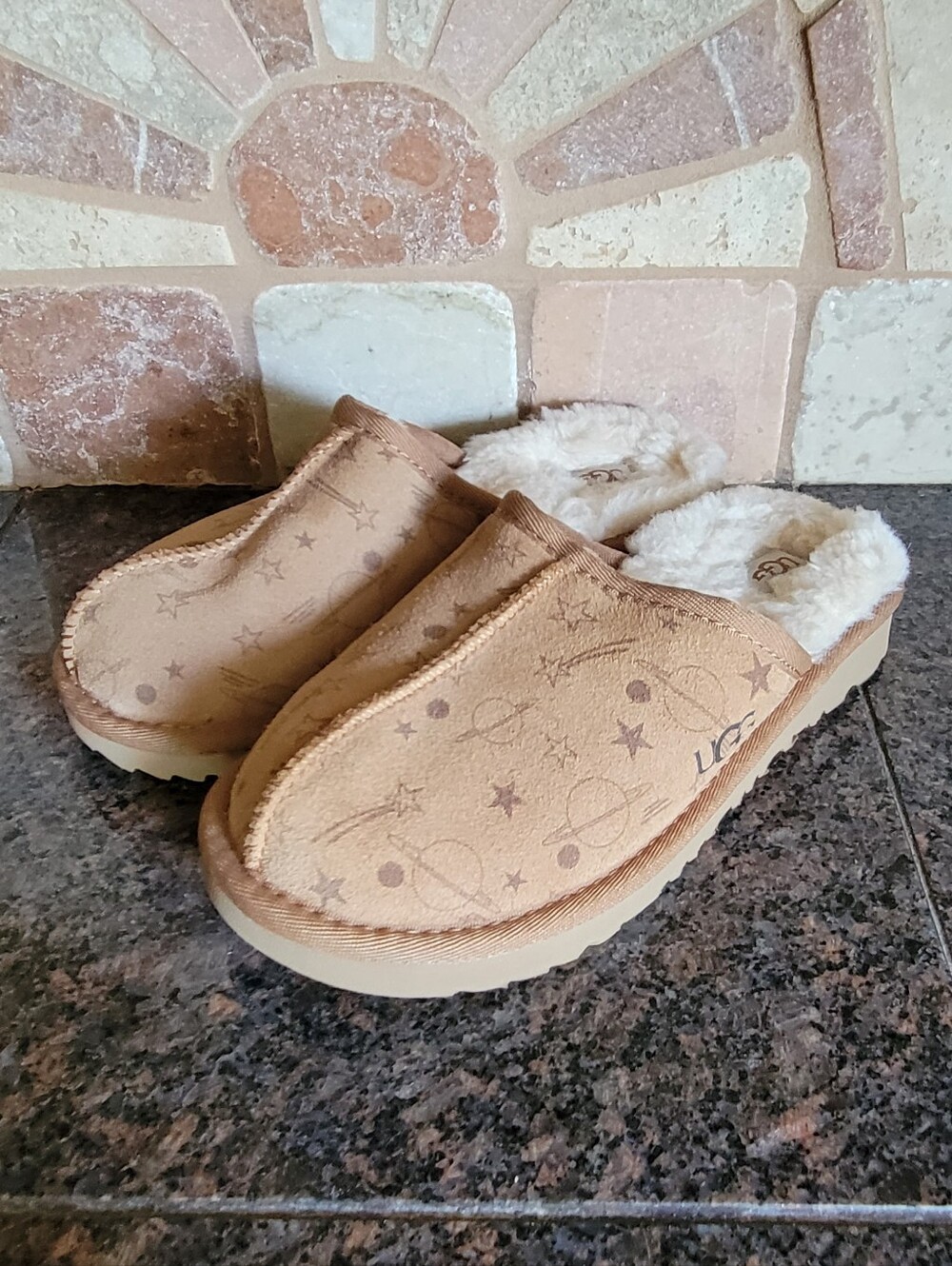 UGG Girls Clogs Size 2